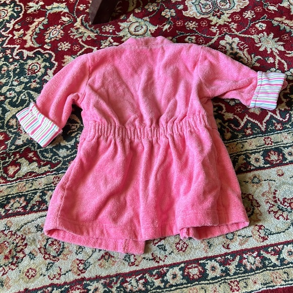 ◽️CARTER’S: Girl 0-9 months adorable pink bathrobe w/tie, barely worn◽️ - Picture 8 of 8